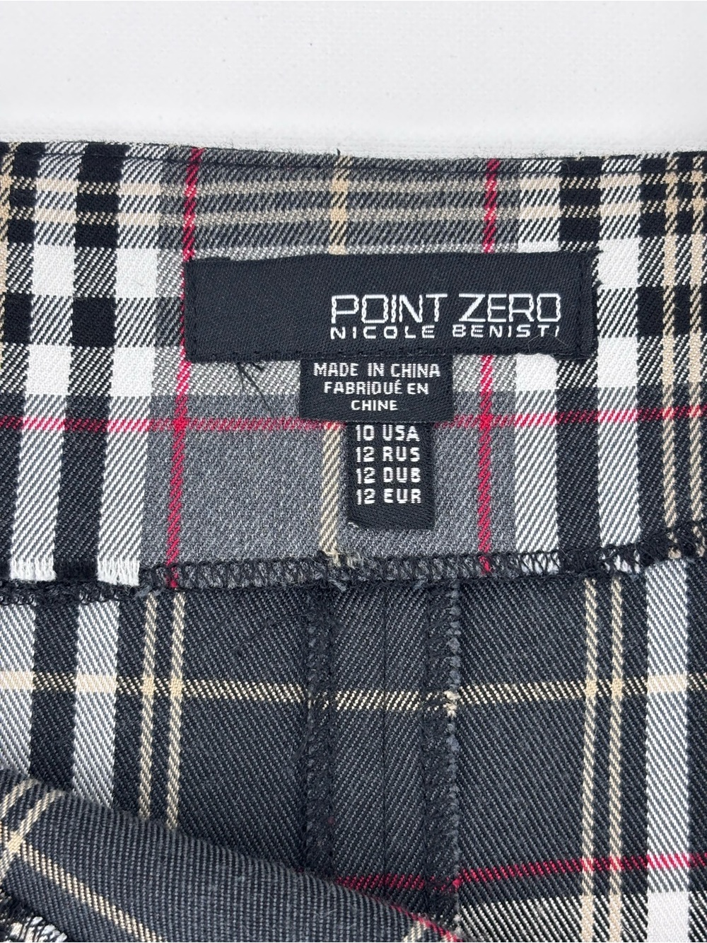 Point Zero Nicole Benisti Black and Gray Plaid Pleated A-Line Mini Skirt, 10 - Picture 12 of 14